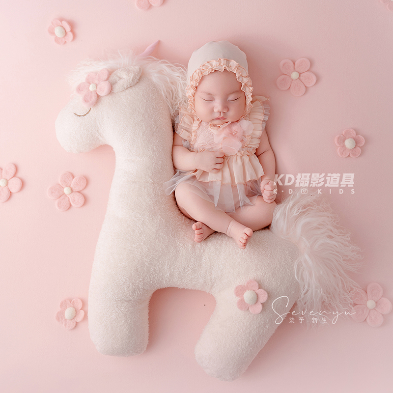 Infant Photography Props Outfit - อุปกรณ์ประกอบฉากถ่ายภาพทารกแรกเกิดธีมยูนิคอร์นน่ารัก ชุดรอมเปอร์ลูกไม้สีชมพูสไตล์เจ้าหญิงพร้อมหมวกเข้าชุด ชุดถ่ายภาพสตูดิโอสำหรับทารก