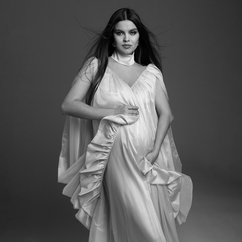 ชุดถ่ายภาพคนท้อง ชุดคลุมคอวี ช - Maternity Wear บทวิจารณ์และราคา